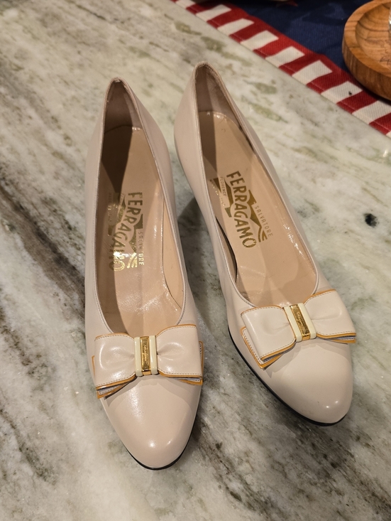Salvatore Ferragamo Shoes - Salvatore Ferragamo Cream Bow Pumps with Gold Accent
